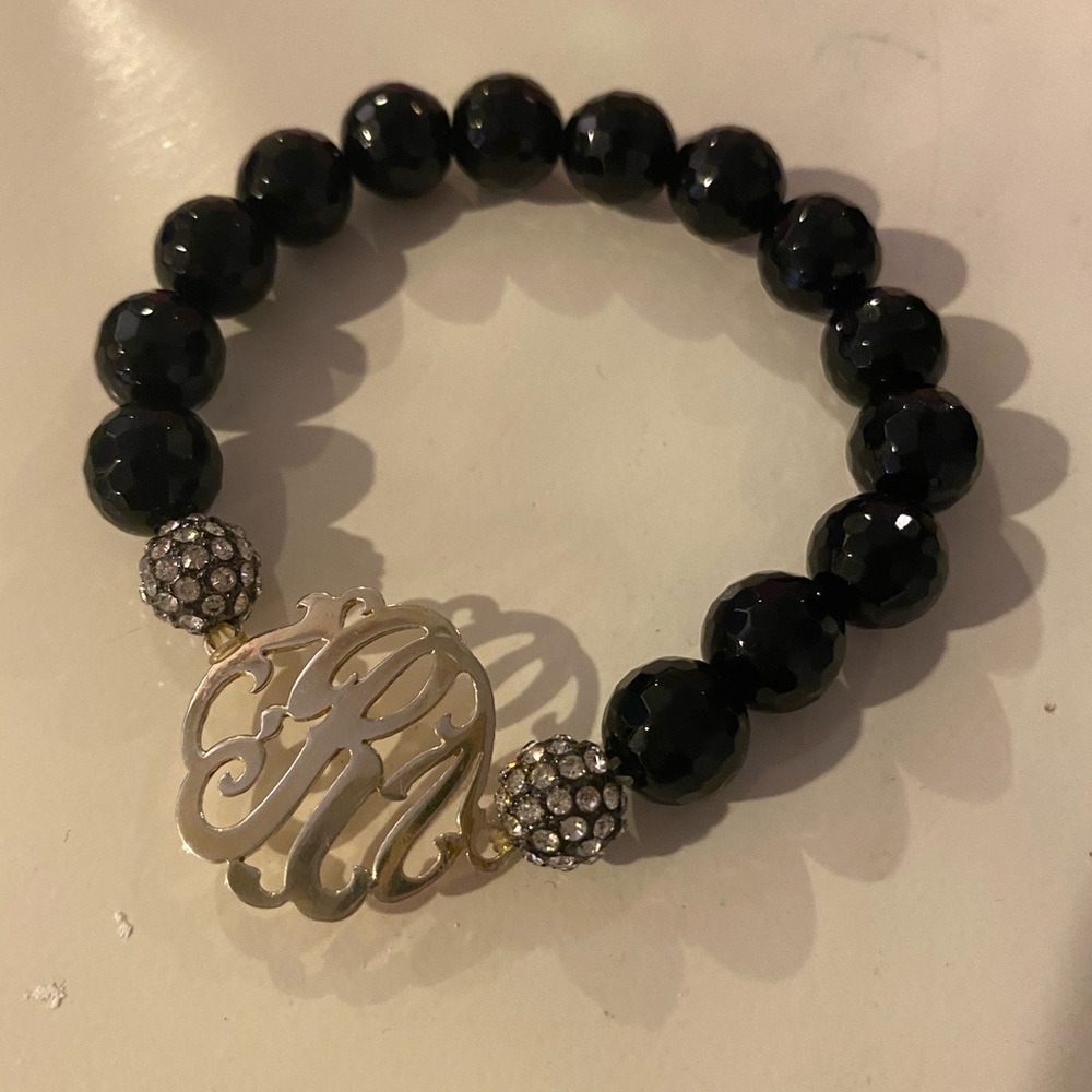 NEVER WORN “R” beaded bracelet